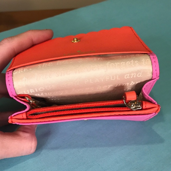 NWOT kate spade bifold wallet - Picture 4 of 7